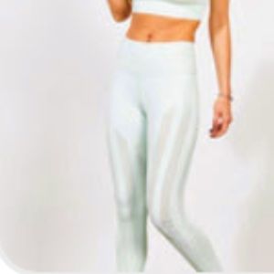 🦵Avocado Breezy active wear legging xs/s, moonjade